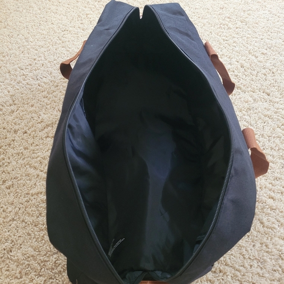 DSW Black Weekender Duffle Bag With Shoe Compartment OS Vacation Travel - Picture 12 of 12